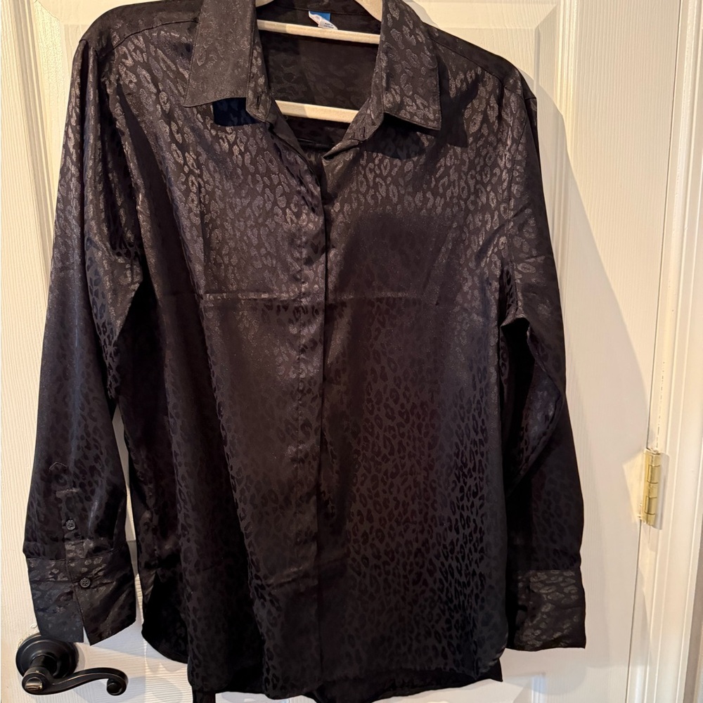 Old Navy Black Satin Leopard-Print Long-Sleeve Shirt